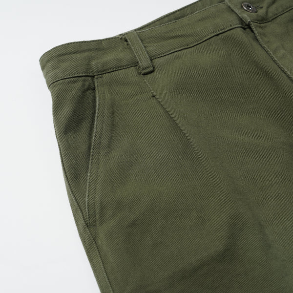 WASHED ONE TUCK CHINO PANTS - OLIVE
