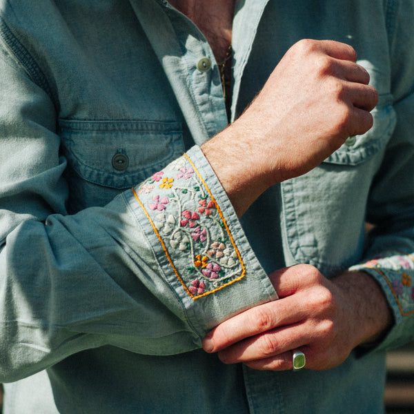 Wythe EMBROIDERED CHAMBRAY SHIRT - WASHED AND FADED - The Great Divide Wythe EMBROIDERED CHAMBRAY SHIRT - WASHED AND FADED - The Great Divide