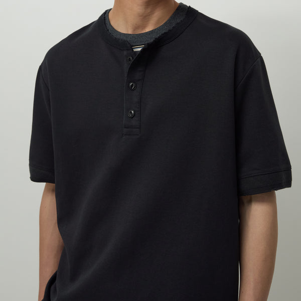 HENRY NECK T-SHIRT - BLACK