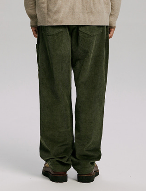CORDUROY WIDE ONE TUCK PANTS - OLIVE