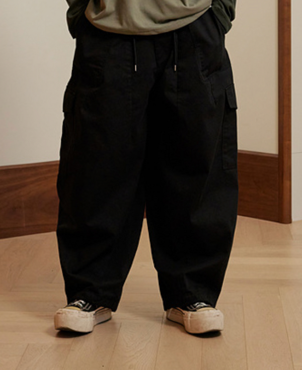 TWILL CARGO BALLOON PANTS - BLACK