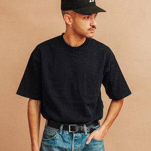 United Athle - 9.1 OZ RELAXED POCKET T-SHIRT - BLACK -  - Alternative View 1