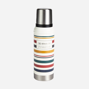 Pendleton - Stanley Classic Insulated Bottle - 946ml - White - Pendleton Classic Legendary Boottle, 1.0 QT - White - Main Front View