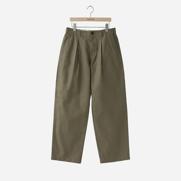 BOX PLEATS PANTS - HUMUS SAND