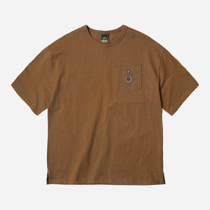 Frizmworks - HORSESHOE POCKET TEE - BROWN -  - Main Front View