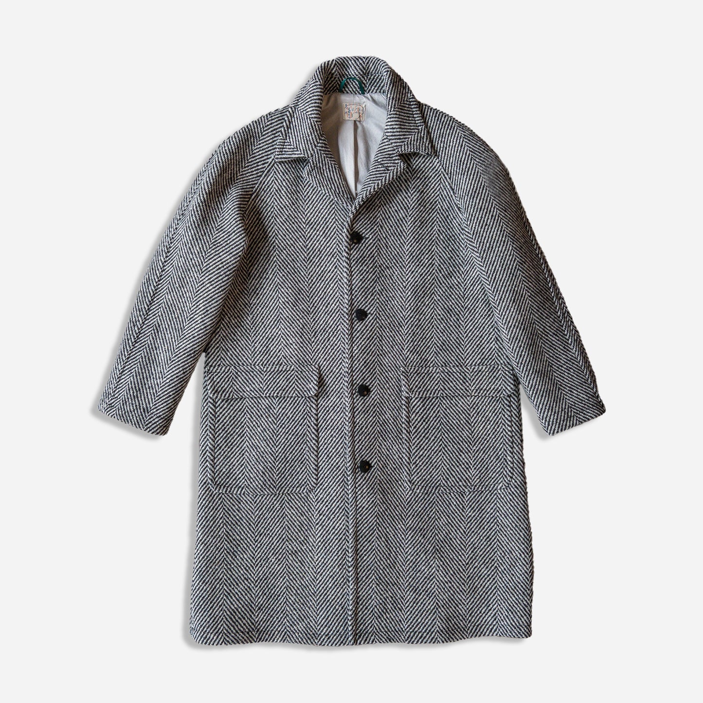Wythe WOOL HERRINGBONE RAGLAN OVER COAT - BLACK/CREAM - The Great